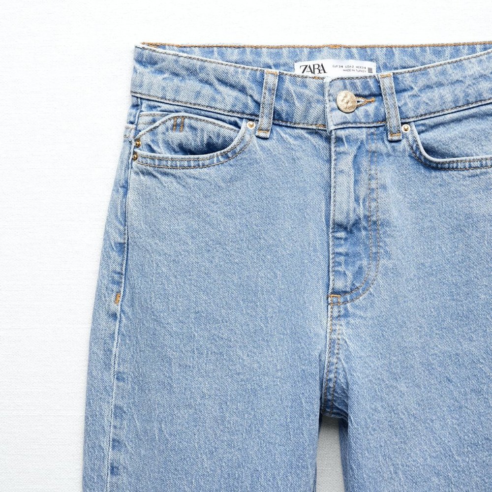Zara HIGH RISE // MOM-FIT JEANS